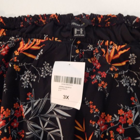 Forever 21 Floral Romper off the Shoulders - Picture 4 of 4